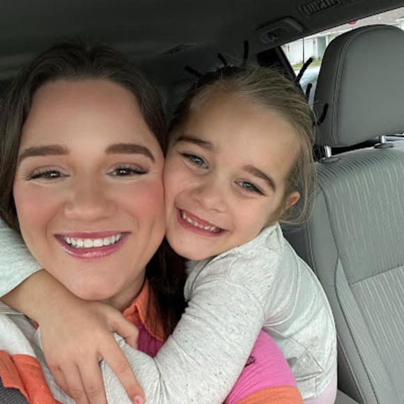 Meet your Posher, Kaitlin - Picture 1 of 1